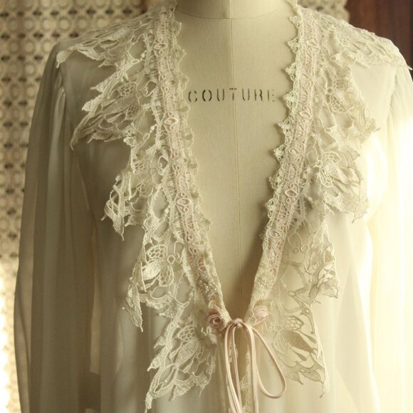 Vintage 1980s 1990s White Peignoir, SZ P Wisteria by Diane Samandi "Jackie" Robe - Picture 3 of 12